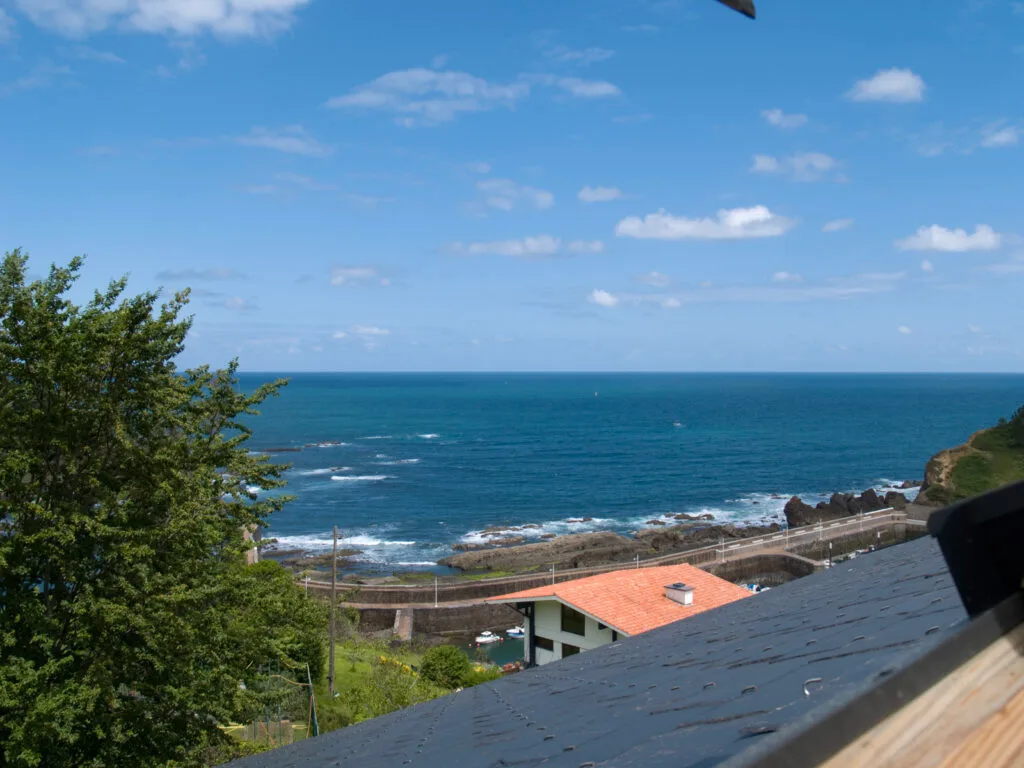 Vistas al mar Cantábrico desde el Hotel Arresi en Armintza